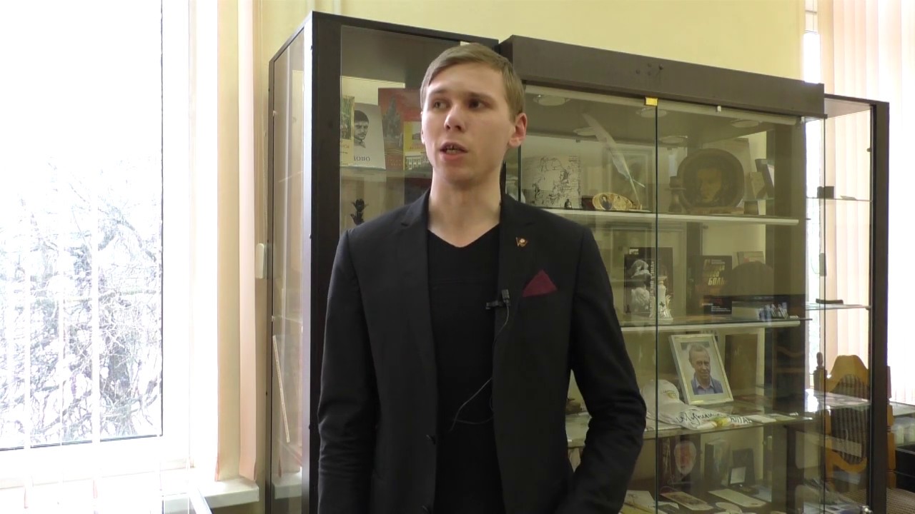 Дмитрий Дашунин читает стихотворение Мусы Джалиля «Варварство»