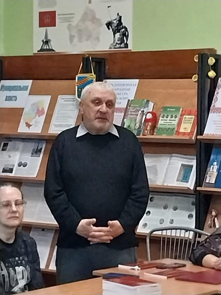 Виктор Холин встретился с читателями Севской районной библиотеки