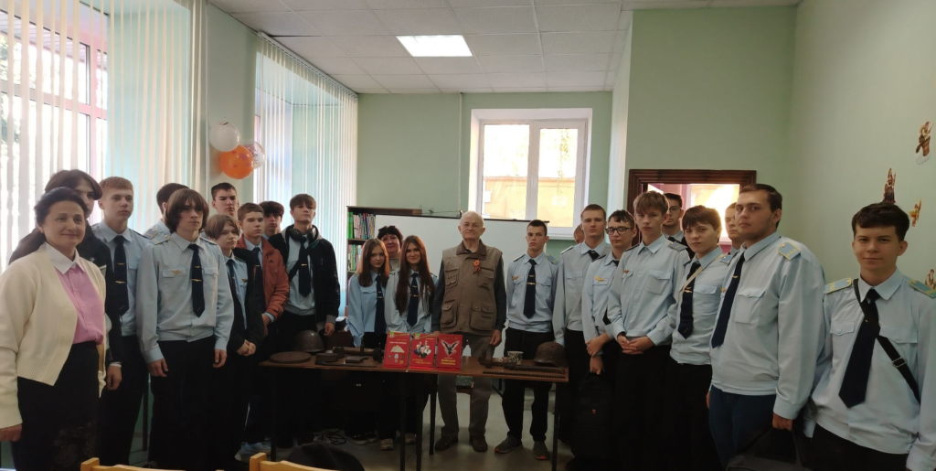 Встреча с автором книг об участниках Великой Отечественной войны В. В. Петраковым